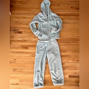 BRAND NEW - UGG fuzzy sweatsuit kids size 8-10 girls